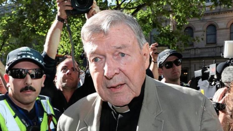 Kardinal George Pell auf dem Weg zum County Court: Der ehemalige Vertraute von Papst Franziskus war wegen sexuellen Missbrauchs von zwei Chorknaben zu sechs Jahren Haft verurteilt worden. 