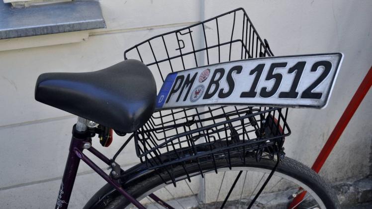 Die Hamburger CDU hat eine Kennzeichnungs- und Versicherungspflicht für Fahrräder ins Spiel gebracht. Foto: imago images / Steinach