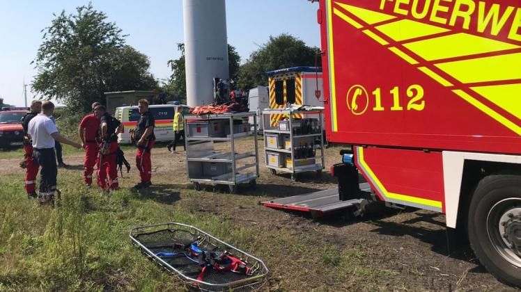 In Hasselbrock ist am Dienstagmittag ein Mitarbeiter einer Servicegesellschaft für Windräder bei einem Einsatz tödlich verunglückt. 