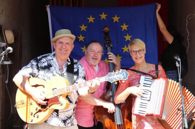 Auch sie sind überzeugte Europäer: Die Gruppe Los Elegantos spielte auf dem Europatag. Foto: Sigrid Schüler