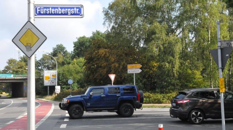 Wer von der Fürstenbergstraße in Meppen links abbiegen will, muss Geduld haben. 