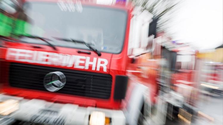 Mit 70 Einsatzkräften waren die drei Papenburger Feuerwehren in Herbrum im Einsatz. Symbolfoto: Michael Gründel