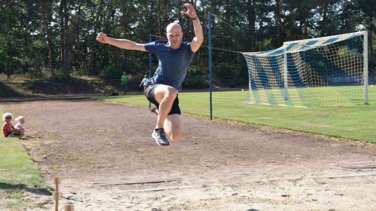 Auch zum Weitsprung wurde auf dem Tag des Sports angesetzt. Foto: Döbber