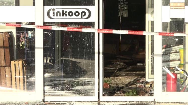 Flammen, Ruß und Löschwasser haben im Inkoop-Verbrauchermarkt an der Schönemoorer Straße massive Schäden hinterlassen. Foto: Nonstopnews