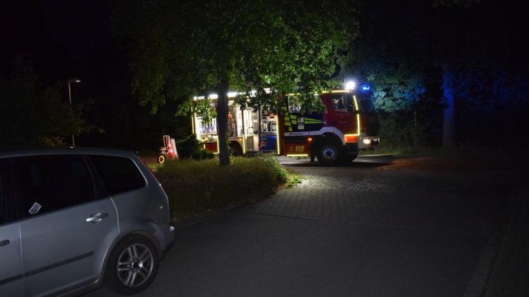 Wegen möglicherweise ausgetretenem Gas wurde die Feuerwehr am Sonntagabend im Ortsteil Ohrbeck zu Hilfe gerufen. Foto: Michael Pohl