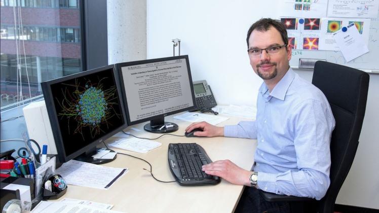 Der Physiker Professor Thomas Fennel ist einer der vier Organisatoren, die die internationale Tagung in Rostock vorbereiten.