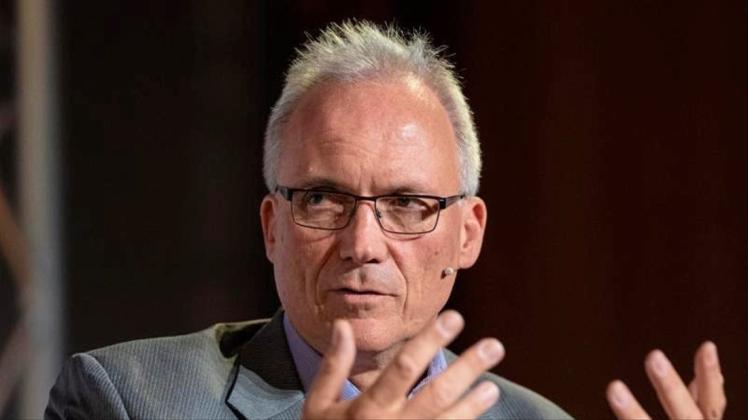 Ernst-Christoph Stolper, stellvertretender Bundesvorsitzender des BUND, bei einer Podiumsdiskussion zur &quot;Klimakrise und die Mobilität der Zukunft&quot;. 