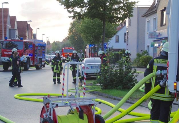 Die Komplette Straße musste gesperrt werden. Foto: Günther Richter Die Komplette Straße musste gesperrt werden. Foto: Günther Richter