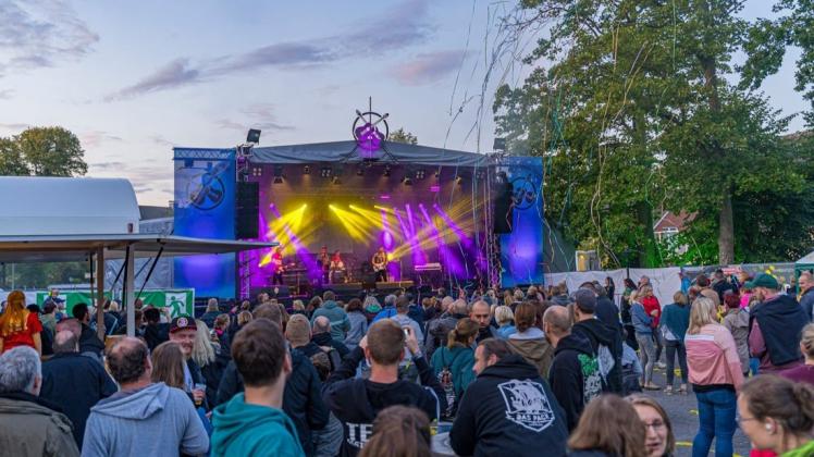 Die Band Konfeddi sorgt beim Haste Open Air am Samstag für Stimmung. Foto: Andre Havergo