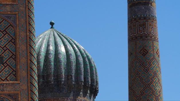 Prototypisch orientalisch: in Samarkand finden sich besonders schöne Kuppeln. Foto: Burkhard Ewert