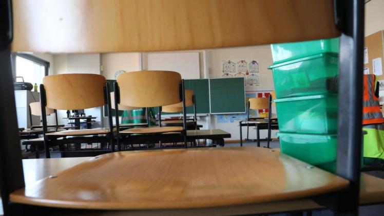 Die Zahl der fehlenden Lehrkräfte scheint erheblich höher als angenommen. Foto: dpa/Bodo Schackow