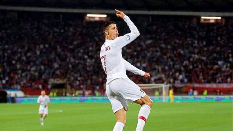 Portugals Star Cristiano Ronaldo erzielte vier Treffer gegen die Serben. 