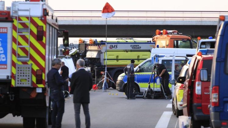 Bei einer Fahrzeugkontrolle durch die Polizei ist am Mittwoch auf dem Berliner Ring ein Mann durch Schüsse von Beamten tödlich verletzt worden. Foto: dpa/Christopher Harms