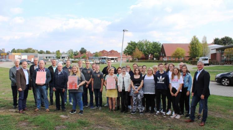 Die Projektgruppen freuten sich über die Preise und das Lob von allen Seiten. Foto: Gerd Mecklenborg