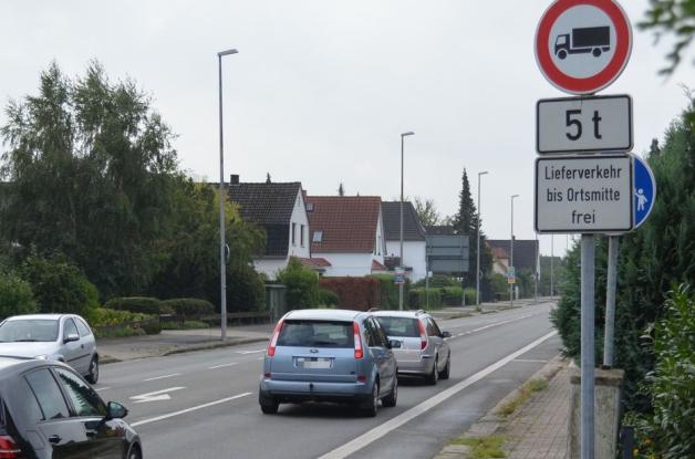 Wie an allen Ortseingängen in Ganderkesee - wie hier an der Grüppenbührener Straße - soll es künftig auch am Fahrener Weg eine Tonnenbegrenzung geben. Foto: Thomas Deeken