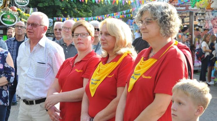 Die Viehmarkt-Verlosung führten Charly Röttgers und die PCV-Schellenweiber durch. 