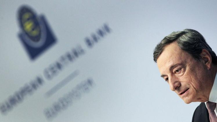 EZB-Chef Mario Draghi flutet die Märkte mit noch mehr Geld. Damit löst er Kritik und Bankern, Experten und Politikern aus. Foto: AFP