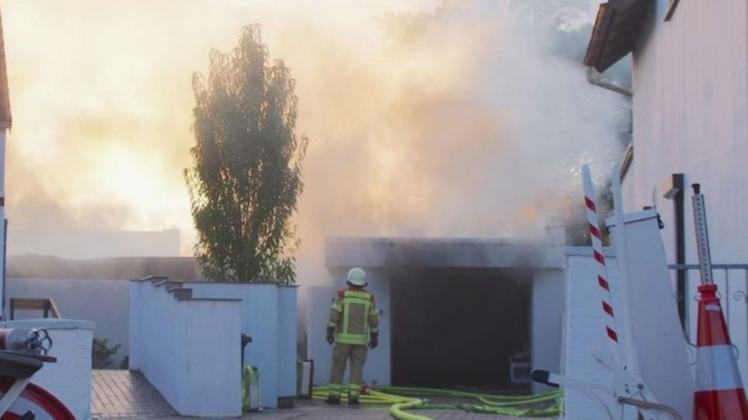 Die Ursache für das Feuer am Samstag ist gefunden. Ein Garagenkomplex in Delmenhorst hatte gebrannt. Foto: Günther Richter