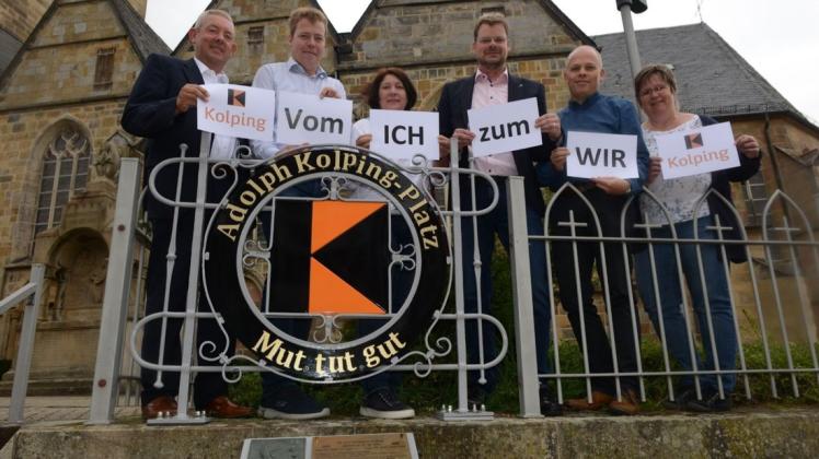 Emsbüren war Tagungsort der Diözesanversammlung von Kolping im Diözesanverband Osnabrück. Von links: Dieter Bünker, Andreas Hulsmeier (Kolping Emsbüren), die stellvertretende Diözesanvorsitzende Monika Leifeling, die Diözesansekretäre Stefan Düing und Markus Silies sowie Doris Padur von der Kolpingsfamilie Emsbüren. Foto: Thomas PertzFoto: Thomas Pertz