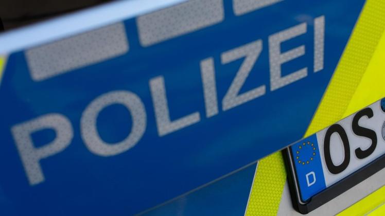 Am Sonntagabend sollen die Insassen eines VW Kombi durch den betrunkenen Fahrer eines weißen Porsche gefährdet worden sein. Die Polizei in Georgsmarienhütte bittet Zeugen, sich zu melden. Symbolfoto: David Ebener
