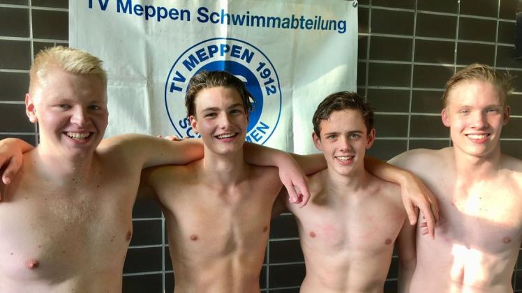 Einen neuen Kreisrekord über 4 x 50 m Freistil stellten die Männer des TV Meppen in der Besetzung (v.l.) Henning Menke, Jos Rodekirchen, Justus Volmer und Felix Berling im Twister Hallenbad auf. 