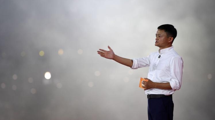 Der chinesische Onlineriese Alibaba starte seinen Börsengang und nimmt 25,03 Milliarden Dollar ein. 