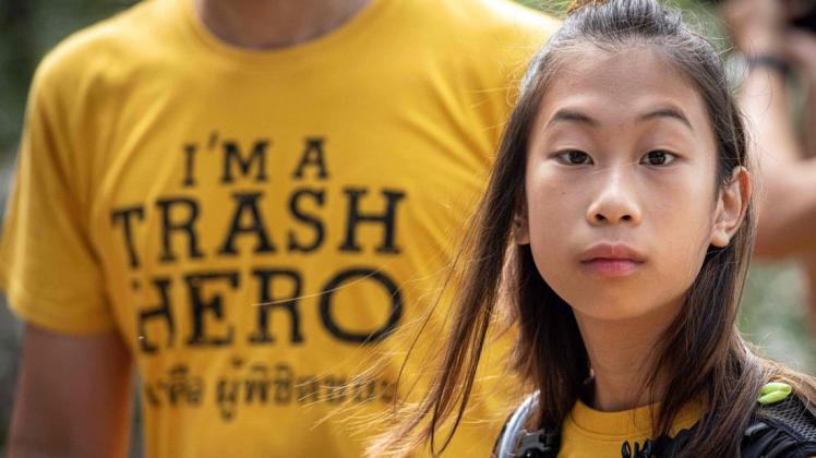Lilly aus Thailand hat dem Plastikmüll in ihrem Heimatland den Kampf angesagt. Foto: AFP/Mladen Antonov