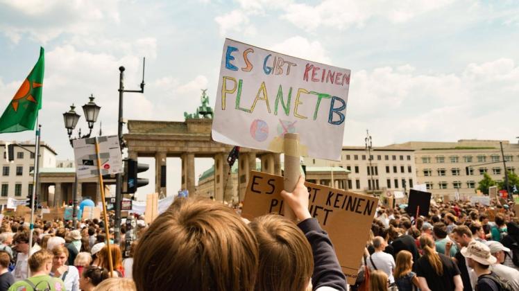 Am heutigen Freitag wollen die Klimaschutz-Aktivisten halb Berlin lahmlegen.Foto: Nathalie Lieckfeld / Imago Images