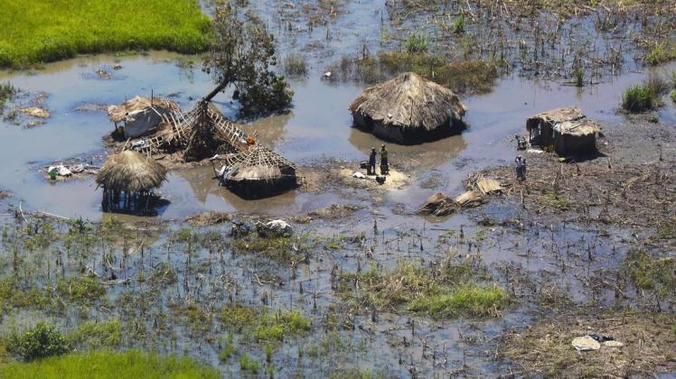 Der Klimawandel ist in Mosambik längst spürbar: Überschwemmungen sind hier ebenso an der Tagesordnung wie eine Dürre, die sich im Land ausbreitet. Foto: dpa/Tsvangirayi Mukwazhi