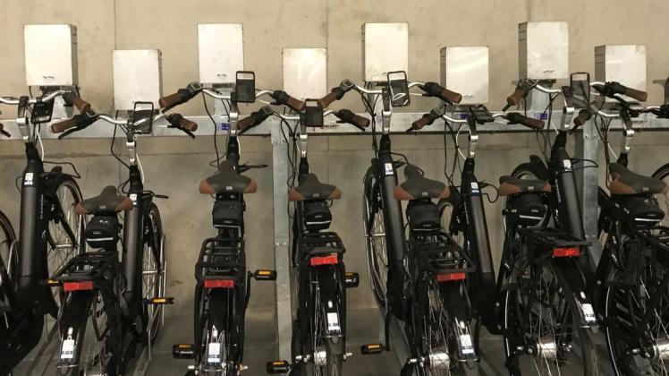 Die Stadt Papenburg denkt über einen Verleih von Elektrofahrrädern nach und ist auf der Suche nach Kooperationspartnern. Symbolfoto: Annette Birschel/dpa
