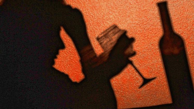 Jahrzehntelanger Alkohol- und Medikamentenmissbrauch hatten den Osnabrücker regelrecht zugrunde gerichtet. Symbolfoto: Partrick Pleul/dpa
