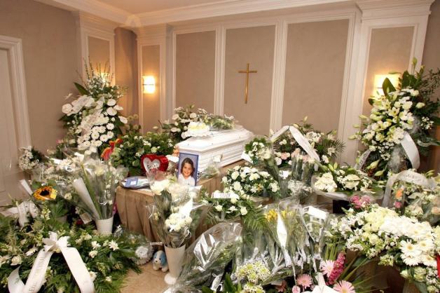2006 wurde Stacy Lemmens, die im Alter von sieben Jahren von Marc Dutroux ermordet wurde, beerdigt. Foto: Foto: imago images/Belga