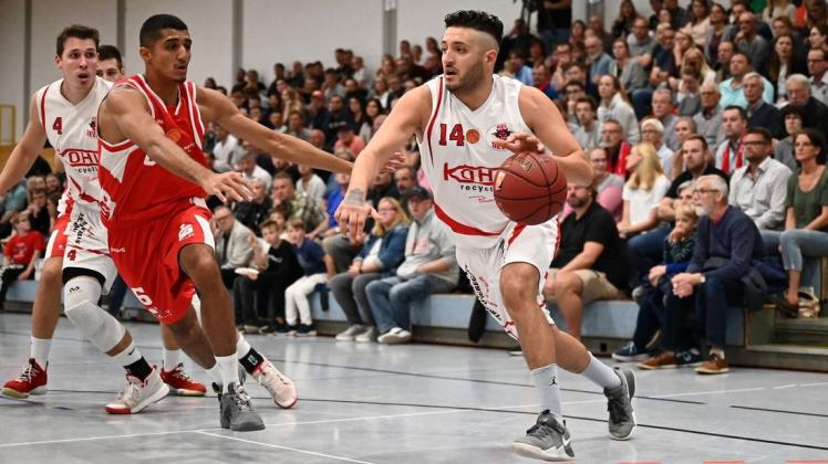Naim Noureddin (am Ball) und der TuS treffen im zweiten Saisonspiel auf Eimsbüttel. Archiv-Foto: Rolf Kamper