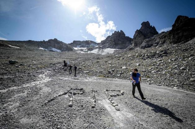 Nur noch Reste sind vom Pizol-Gletscher verblieben. Foto: AFP/ Fabrice COFFRINI 
