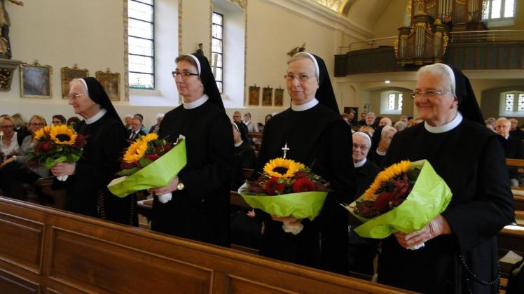 Die vier letzten Thuiner Schwestern Schwester M. Mauritia (von links), Schwester Christina-Maria, Schwester M. Regulindis und Oberin Schwester M. Georgia verlassen Fürstenau. Ihr Konvent im St. Reginenstift ist nun aufgelöst. 