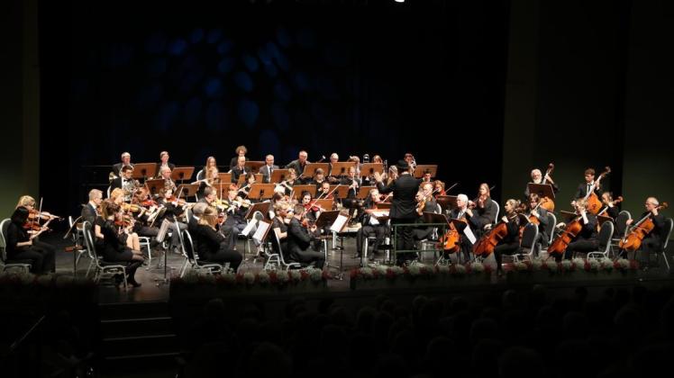 "La Forza del Destino" - gut besuchtes Jahreskonzert des Lingener Kammerorchesters im Lingener Theater. Foto: Peter Löning