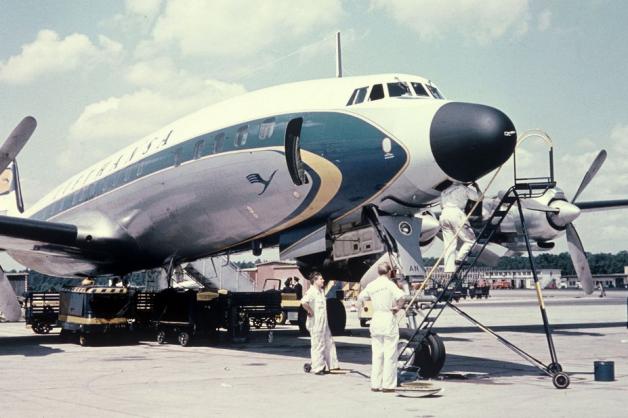 Für ihre Traditionsflotte wollte die Lufthansa einen der legendären Langstreckenflieger restaurieren. Die viermotorige Lockheed "Super Star" flog in den 1950er und 1960er Jahren die Atlantikstrecke. Foto: DB Lufthansa/dpa