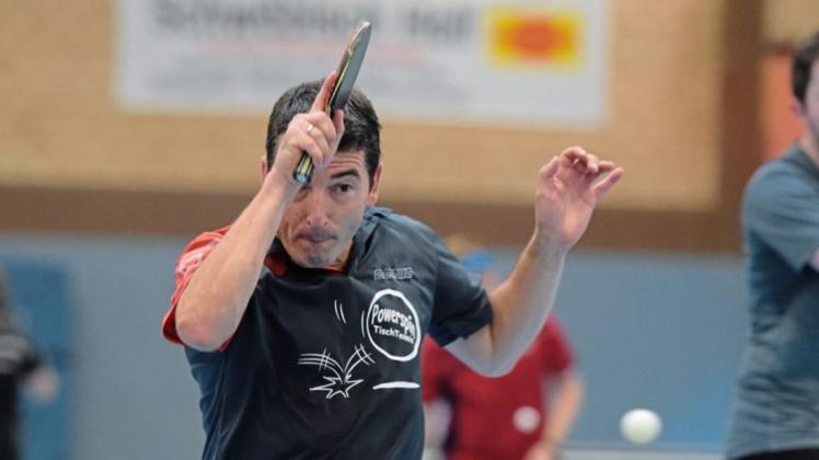 Frank Schumacher holte die optimale Einzelbilanz in den ersten beiden Spielen mit dem TV Hude III in der Tischtennis-Bezirksoberliga. 