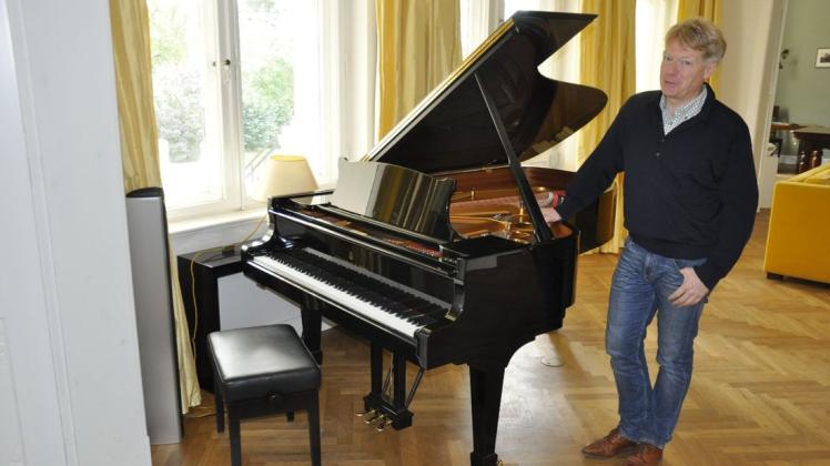 Bald werden wieder Pianisten am Flügel der Villa Papendorf für die Gäste spielen. Olav Killinger plant die ersten Konzerte für 2020.