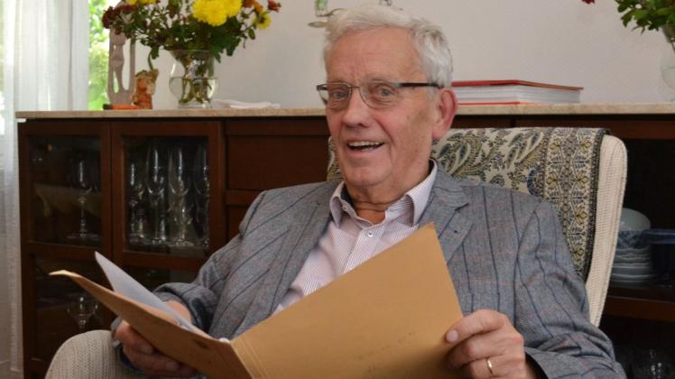 Kann auf eine bewegte Karriere zwischen Delmenhorst und Hannover zurückblicken: Dr. Franz Cromme feiert am Mittwoch seinen 80. Geburtstag. Foto: Dirk Hamm