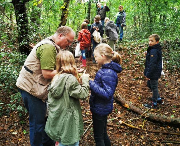 Auch eine Exkursion in den Wald stand für die Kinder der Grundschule Fresenburg auf dem Programm. Foto: Grundschule Fresenburg