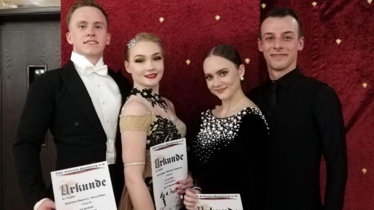 Stolz auf ihre Urkunden: die beiden Paare Wladislaw Zingrosch und Hanna Böger sowie Elisabeth Knol und Bo Loyall. Foto: Michelle Seib Stolz auf ihre Urkunden: die beiden Paare Wladislaw Zingrosch und Hanna Böger sowie Elisabeth Knol und Bo Loyall. Foto: Michelle Seib