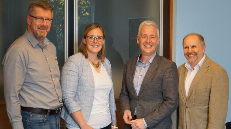 Die Pressestelle stellt sich vor: (von links) Jens Gerdes, Annika Smit, Landrat Matthias Groote und Philipp Koenen. Es fehlt Maike Duis. Foto: Mirco Moormann
