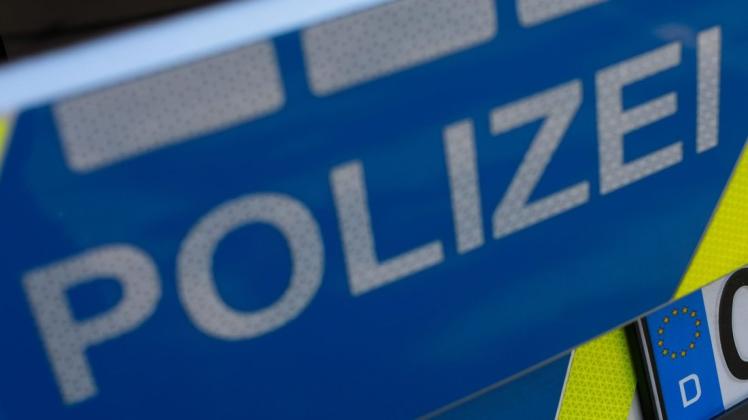 Ein 43-Jähriger in einem BMW hat am Wochenende die Polizei in Delmenhorst auf Trab gehalten. Er preschte auf der B75 mit seinem Wagen davon, um einer Kontrolle zu entgehen. Foto: David Ebener