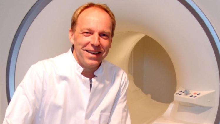 Naturwissenschaften begeisterten den gebürtigen Haselünner Michael Forsting schon in der Schule. Er ist Chef der diagnostischen und interventionellen Radiologie am Universitäts-Klinikum Essen. Foto: Ulrich Baatz Naturwissenschaften begeisterten den gebürtigen Haselünner Michael Forsting schon in der Schule. Er ist Chef der diagnostischen und interventionellen Radiologie am Universitäts-Klinikum Essen. Foto: Ulrich Baatz
