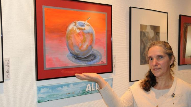 Rathausgalerie Mit Namen hat Sabine Freker ihre Bilder versehen, die derzeit in der Bad Essener Rathausgalerie zu sehen sind. Foto: Karin Kemper