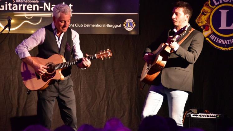 Michael Fix (links) und Andrea Valeri gehörten zu den Künstlern der fünften Ausgabe der Internationalen Gitarren Nacht in Delmenhorst. Foto: Jan Eric Fiedler