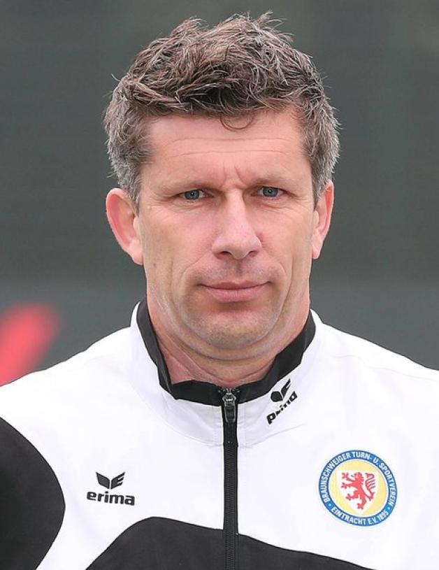 Bei Eintracht Braunschweig schaffte Sven Teichmann 2012 den Einstieg als Trainer in den Nachwuchsbereich. Inzwischen arbeitet er für die Spvg. Unterhaching. Foto: Imago images/Susanne Hübner