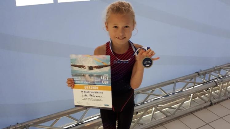 Stolz ist die Harenerin Jule Fehrmann über ihre Silbermedaille. Stolz ist die Harenerin Jule Fehrmann über ihre Silbermedaille.