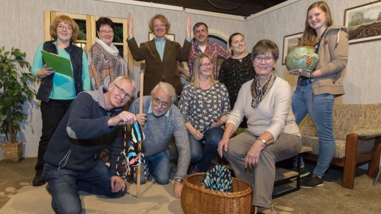 Die Speelkoppel Hoyerswege probt bereits fleißig für das Stück "Ne verrückte Familie". Foto: Melanie Hohmann